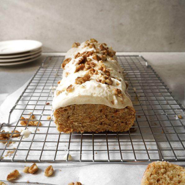 Aufgeschnittener veganer Zitronenkuchen